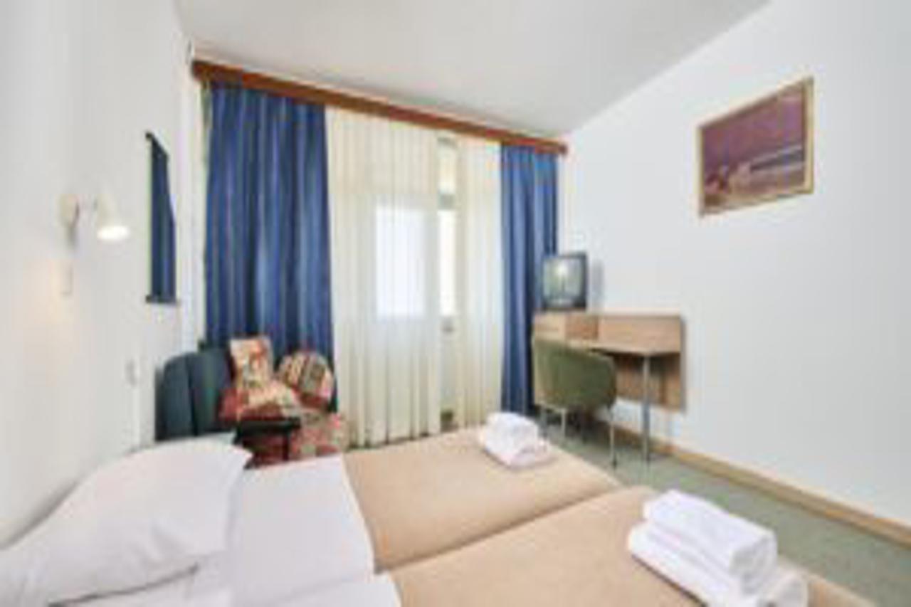 Guest House Adriatic Umag Extérieur photo